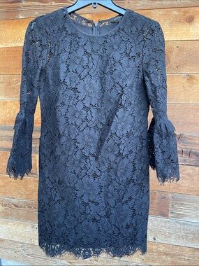 Banana Republic Black Lace Bell Sleeve Shift Dress Size 2 Cocktail Party Wedding